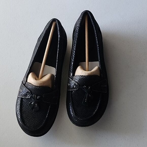 Clarks Black Snake Pattern Comfort Loafers - Picture 5 of 7